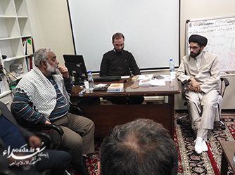 نگارخانه | حضور سردار نقدی در دفتر پژوهش صعود چهل ساله نگارخانه | حضور سردار نقدی در دفتر پژوهش صعود چهل ساله