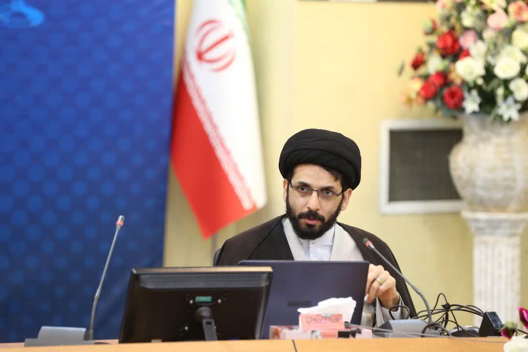 ادعای اشرف در حذف «چادر» و «حجاب» از کتاب‌های لغت ایران!